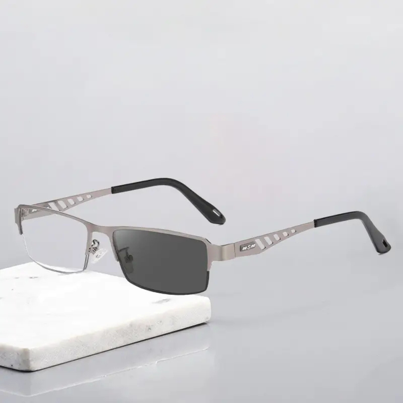 Multifokale Lesebrille Photochrome | Gleitsichtbrille mit UV-Schutz & Tönung