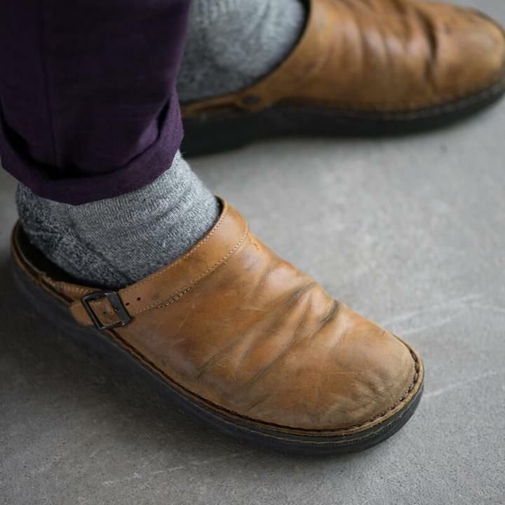 Luvikar InstepClog – Leder Clog mit verstellbarer Schnalle