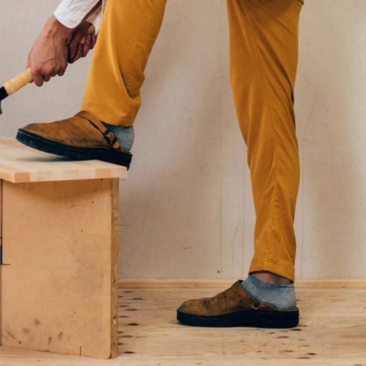 Luvikar InstepClog – Leder Clog mit verstellbarer Schnalle