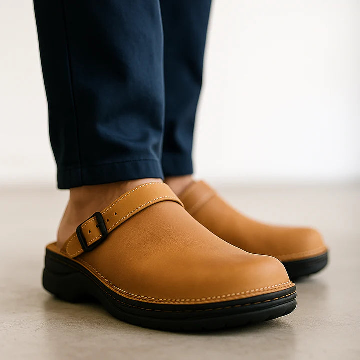 Luvikar InstepClog – Leder Clog mit verstellbarer Schnalle