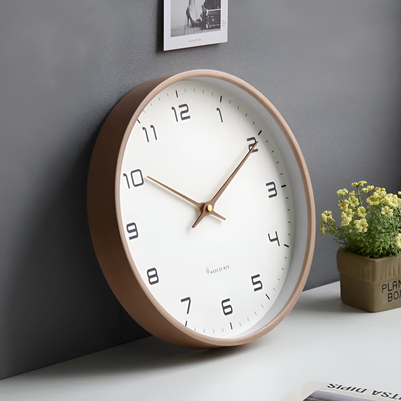Wanduhr Holzrahmen – Große Zahlen – Für Wohnzimmer & Büro
