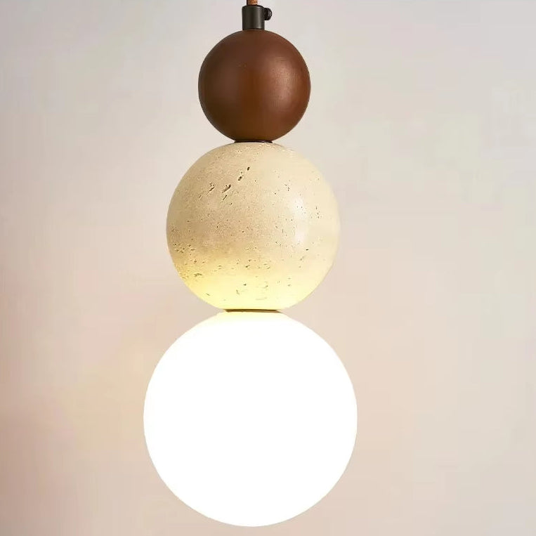 Hängeleuchte mit Glaskugel – Holzdetails – Für Wohnzimmer und Esstisch