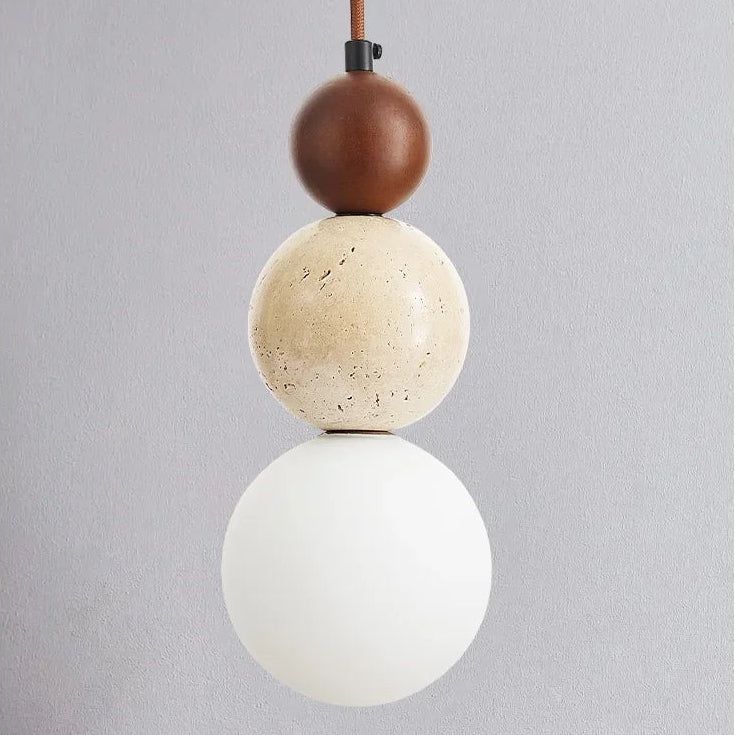 Hängeleuchte mit Glaskugel – Holzdetails – Für Wohnzimmer und Esstisch