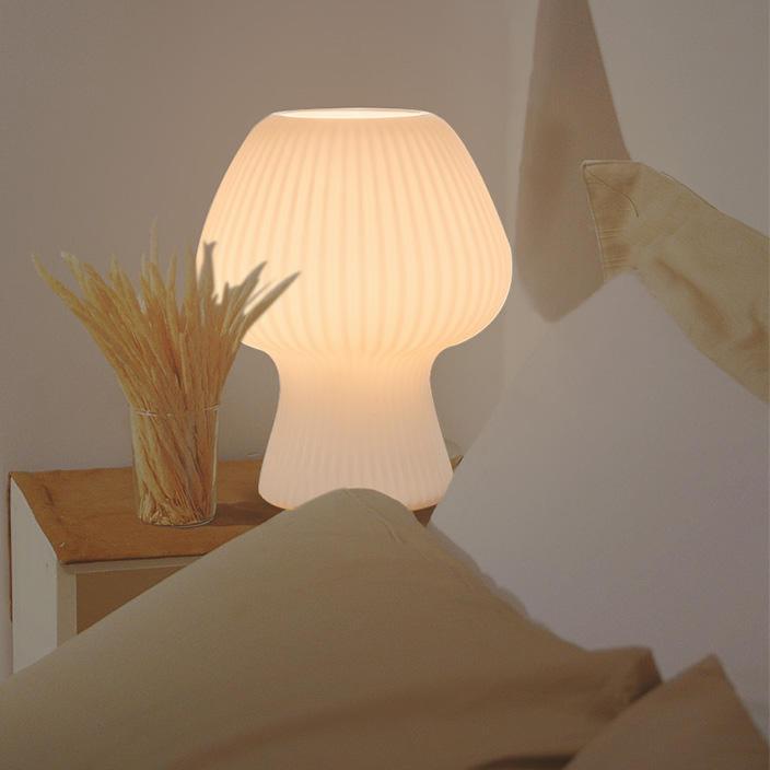 Tischlampe Glas Pilz – Ribbed Design – Nachtlampe Schlafzimmer